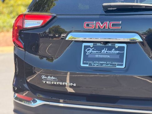 Used 2024 GMC Terrain SLT FWD image 13
