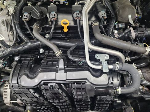 Used 2025 Nissan Altima 2.5 SV FWD image 30