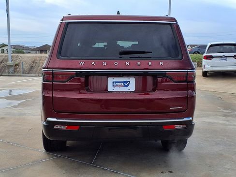 Used 2024 Jeep Wagoneer Series II w/ Flexible Seating Group RWD image 6