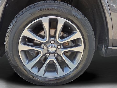 Used 2018 Jeep Grand Cherokee Overland AWD/4WD image 42
