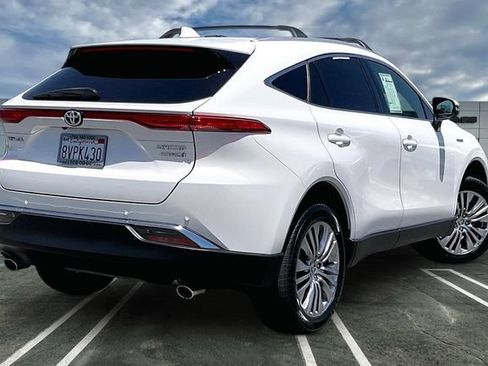 Used 2021 Toyota Venza Limited w/ Carpet Mat Package (TMS) AWD/4WD image 13