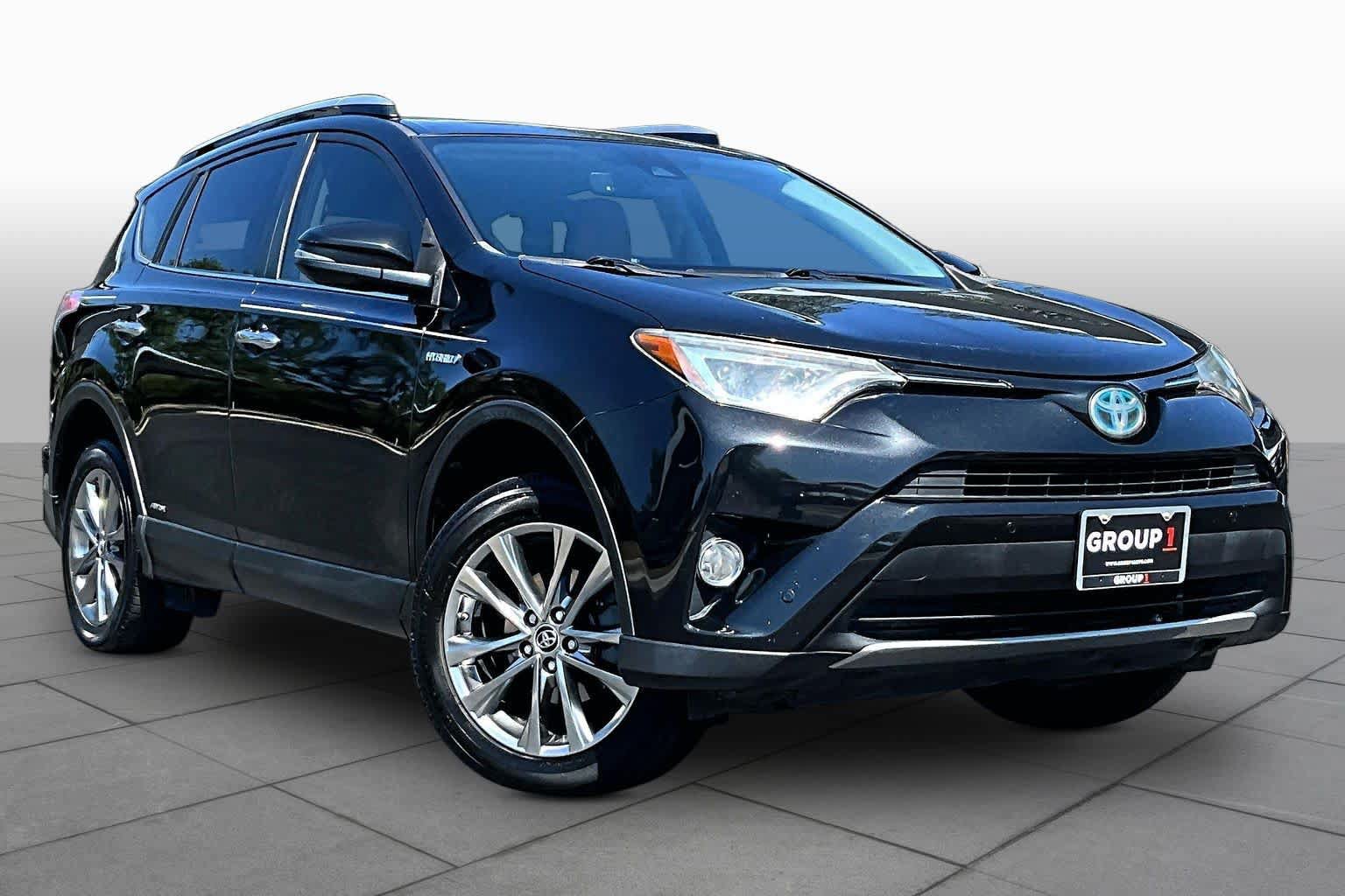Used 2017 Toyota RAV4 Limited AWD/4WD image 3