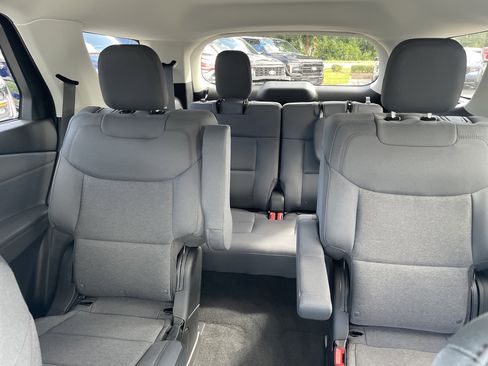 New 2025 Ford Explorer Active image 16