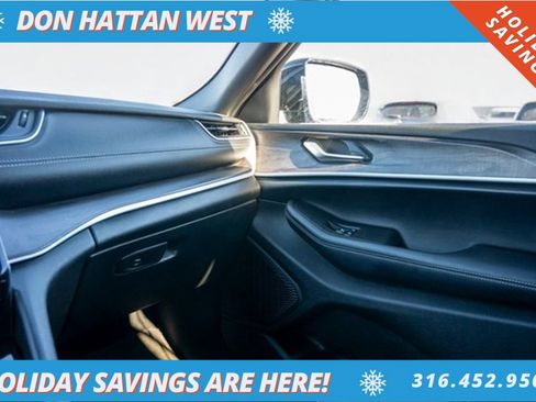 Used 2025 Jeep Grand Cherokee Limited image 14