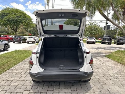 Used 2025 Hyundai Kona SEL FWD image 28