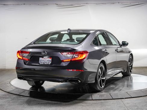 Used 2018 Honda Accord Sport image 4
