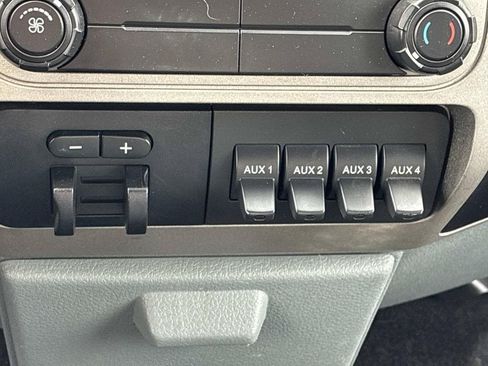 Used 2014 Ford F250 XLT w/ Snow Plow Prep Package AWD/4WD image 27
