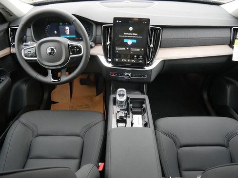 New 2026 Volvo XC90 B6 Plus w/ Protection Package Premier image 7