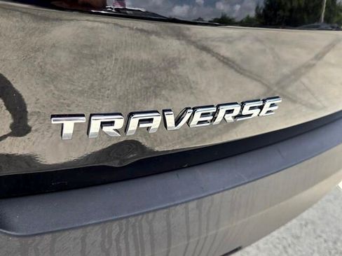 Used 2021 Chevrolet Traverse LT FWD image 14