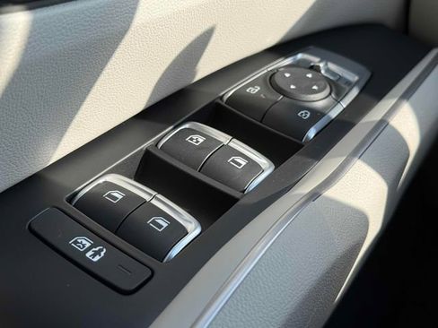 New 2026 Kia Sorento S w/ S Panoramic Sunroof Package image 7