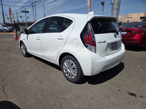 Used 2016 Toyota Prius C Two FWD image 2