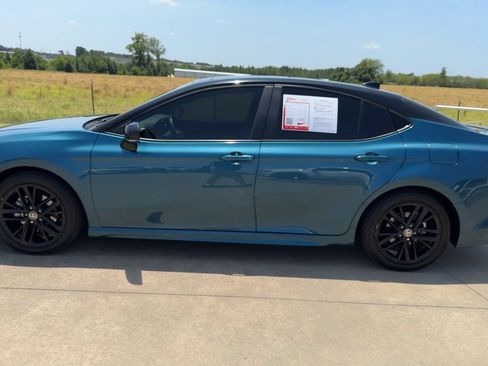 Used 2025 Toyota Camry XSE FWD image 6
