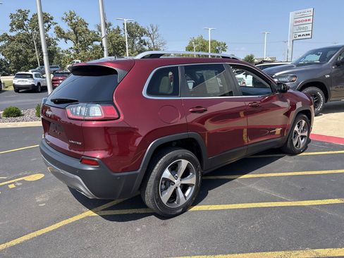 Used 2021 Jeep Cherokee Limited w/ Elite Package FWD image 5