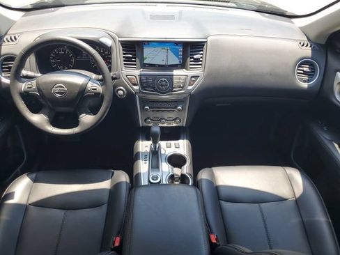 Used 2019 Nissan Pathfinder SL AWD/4WD image 3