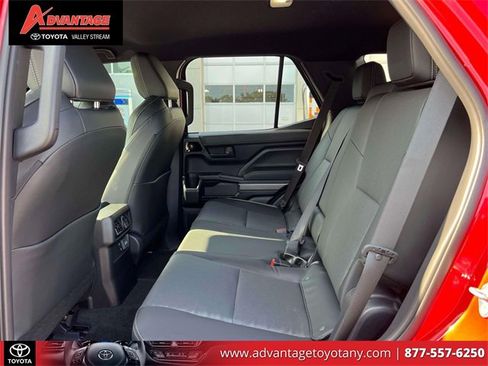 Used 2025 Toyota 4Runner TRD Off-Road Premium image 14