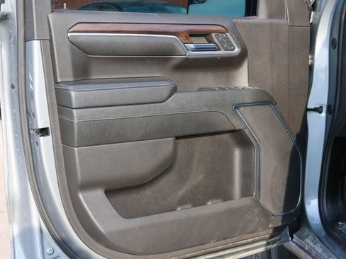 Used 2024 GMC Sierra 1500 SLT image 10