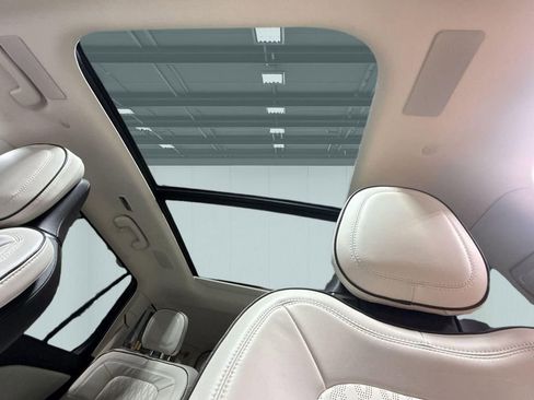 Certified 2023 Lincoln Aviator Black Label w/ Class IV Trailer Tow Package AWD/4WD image 13