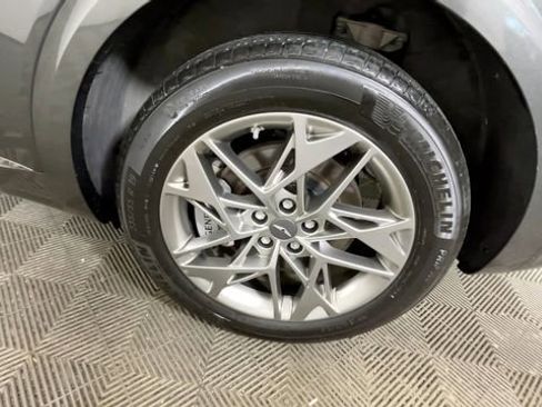 Used 2025 Genesis GV70 2.5T AWD/4WD image 19