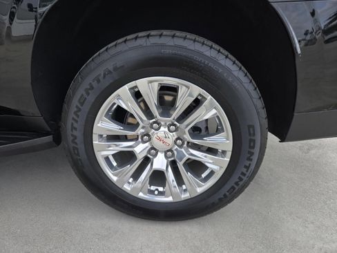 Used 2025 GMC Yukon XL Denali image 31