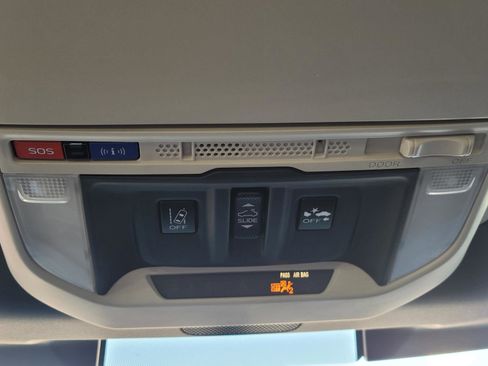 Certified 2022 Subaru Forester Touring AWD/4WD image 32