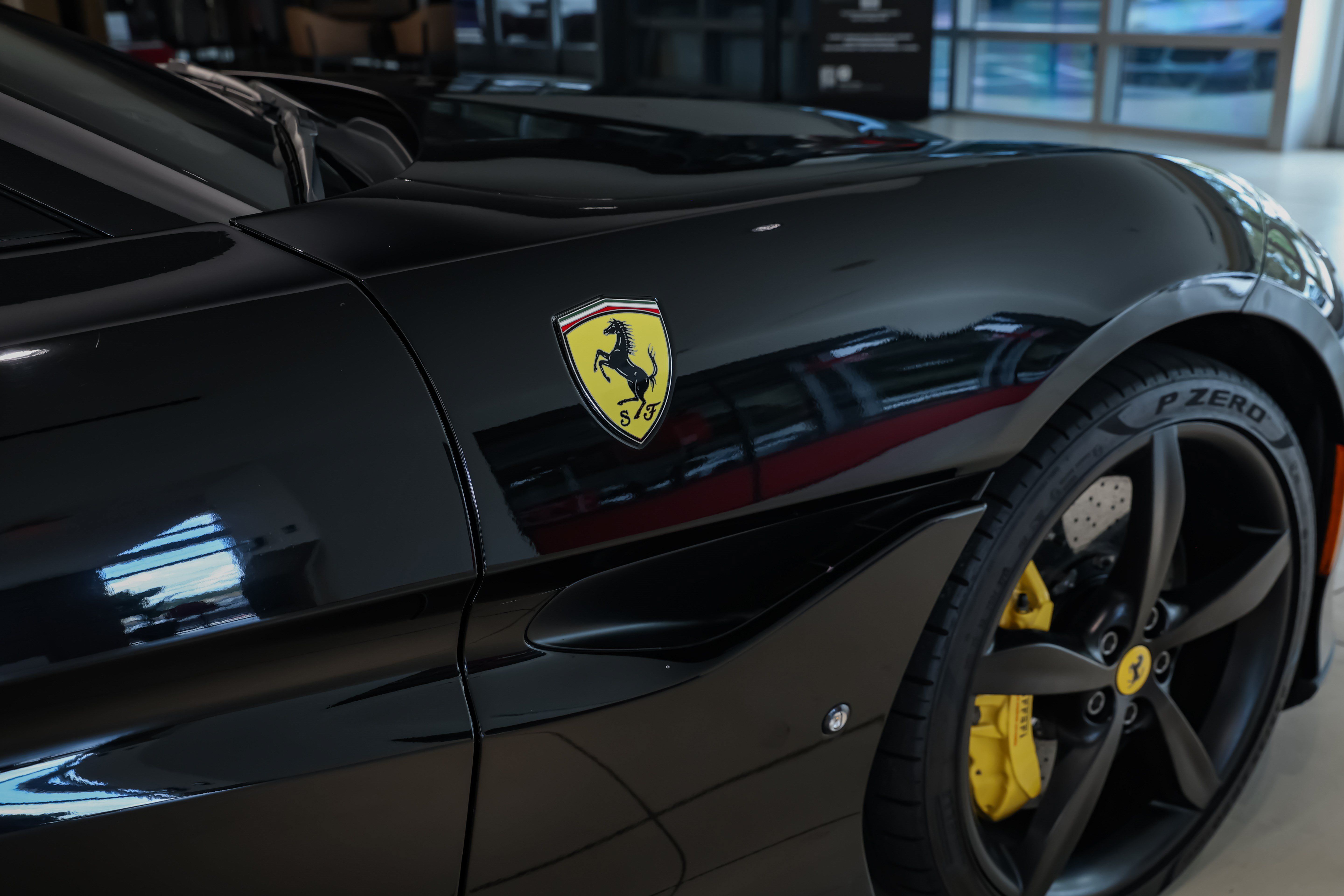 Used 2019 Ferrari Portofino RWD image 14