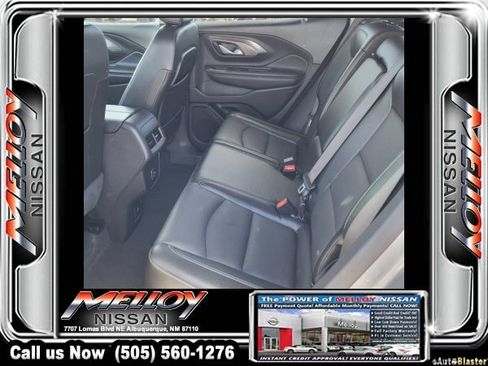 Used 2024 GMC Terrain SLT image 9