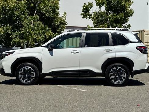 Used 2026 Subaru Forester Premium AWD/4WD image 7