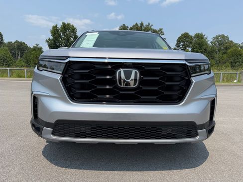 Used 2025 Honda Pilot Elite image 6
