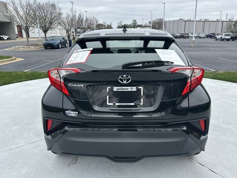 Certified 2021 Toyota C-HR XLE image 9