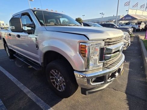 Used 2018 Ford F250 XLT w/ XLT Value Package image 3