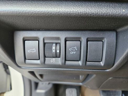 Used 2023 Subaru Outback Premium image 17