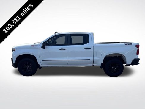 Used 2021 Chevrolet Silverado 1500 LT Trail Boss w/ Convenience Package II AWD/4WD image 2