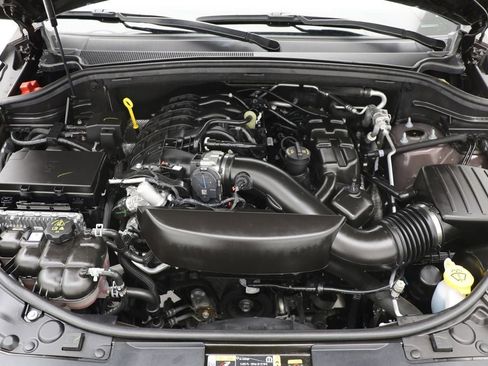 Used 2025 Dodge Durango GT image 32