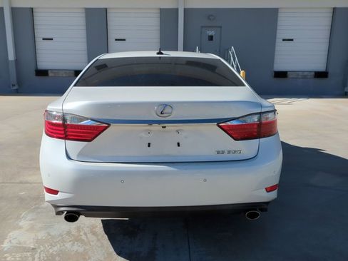 Used 2014 Lexus ES 350 w/ Luxury Package image 6