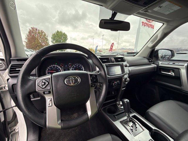 Used 2017 Toyota 4Runner SR5 Premium AWD/4WD image 19