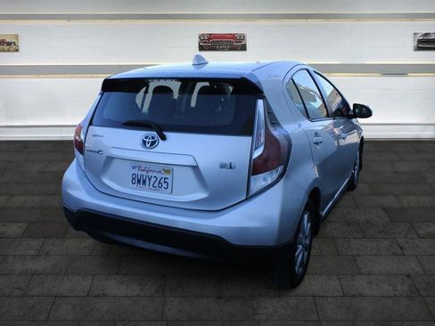 Used 2017 Toyota Prius C Two image 7