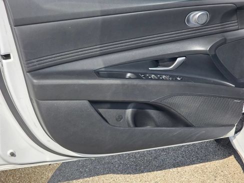 Used 2024 Hyundai Elantra Limited FWD image 13