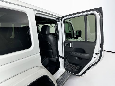 Used 2023 Jeep Wrangler Sahara w/ Cold Weather Group image 28