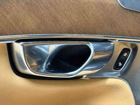 Used 2017 Volvo XC90 T6 Inscription w/ Vision Package image 26