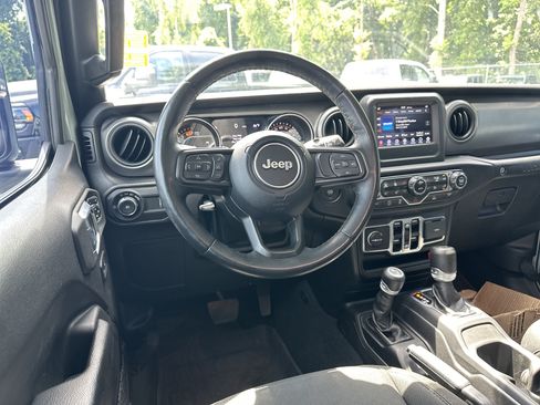 Used 2023 Jeep Wrangler Unlimited Sport AWD/4WD image 25
