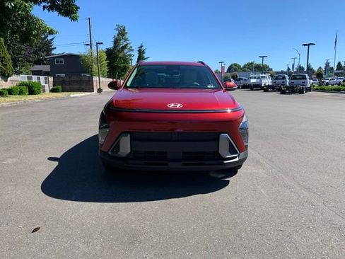 Certified 2025 Hyundai Kona SEL FWD image 9