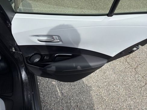 Used 2024 Toyota Corolla SE image 18