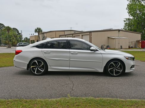 Used 2018 Honda Accord Sport image 5