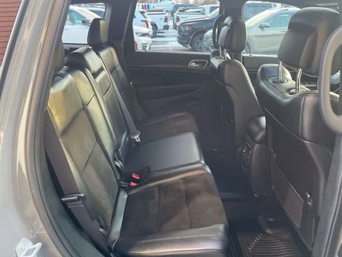 Used 2019 Jeep Grand Cherokee Altitude image 16