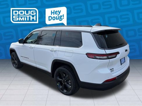 New 2026 Jeep Grand Cherokee L Limited w/ Limited Altitude Package AWD/4WD image 4