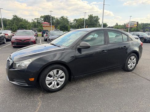 Used 2014 Chevrolet Cruze LS FWD image 7
