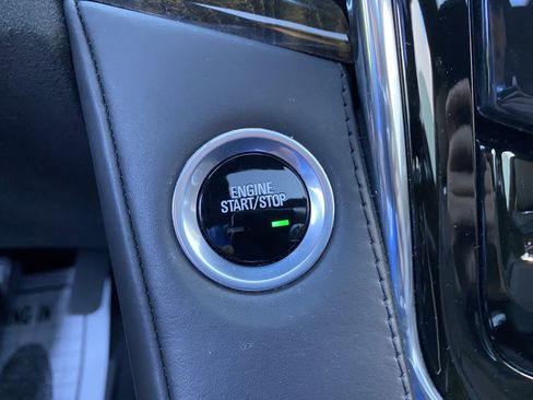 Used 2016 Cadillac Escalade Platinum AWD/4WD image 31