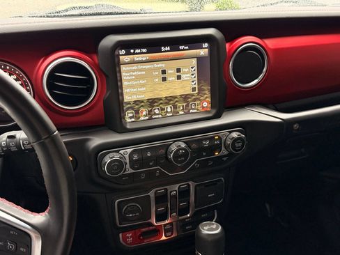 Used 2021 Jeep Wrangler Unlimited Rubicon AWD/4WD image 50