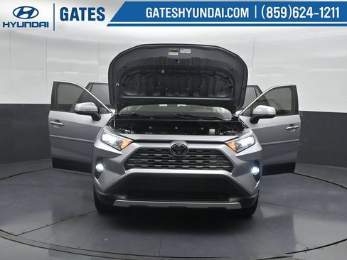 Used 2019 Toyota RAV4 Limited AWD/4WD image 60