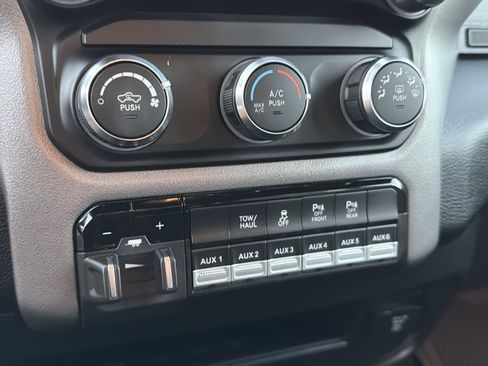 Used 2024 RAM 2500 Big Horn w/ Protection Group image 30